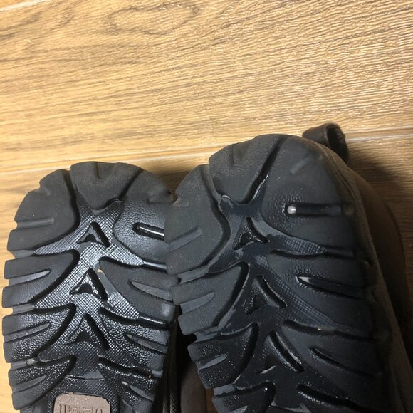 Duluth Trading men slip on, 14 - Picture 8 of 10